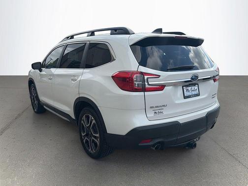 Crystal White Pearl 2023 Subaru Ascent Limited 7-Passenger