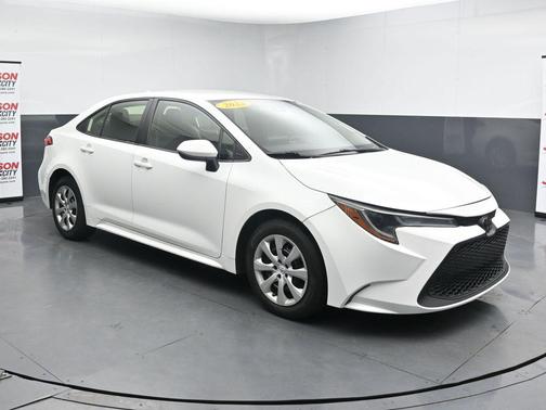 White 2022 Toyota Corolla LE