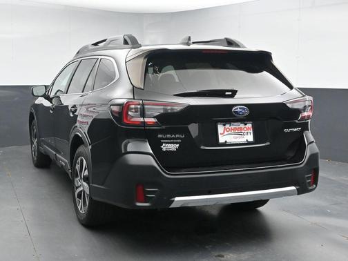 Crystal Black Silica 2022 Subaru Outback Limited