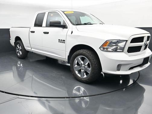 Bright White Clearcoat 2018 RAM 1500 Express