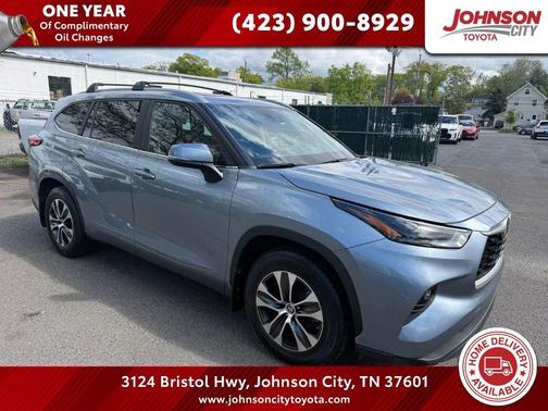 Moon Dust 2023 Toyota Highlander XLE