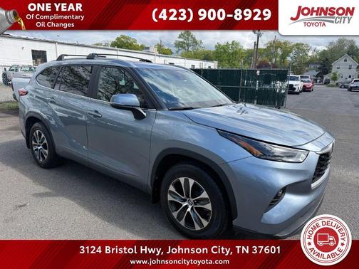 Moon Dust 2023 Toyota Highlander XLE