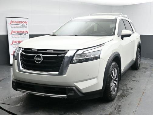 2023 Nissan Pathfinder SL 4WD