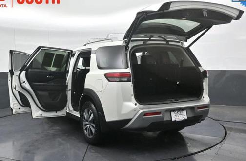 2023 Nissan Pathfinder SL 4WD