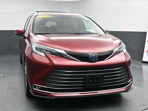 2025 Toyota Sienna Limited