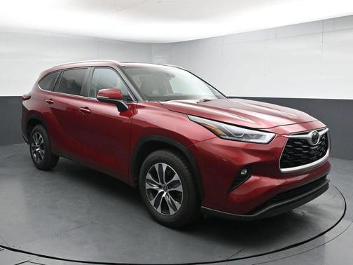 Ruby Flare Pearl 2023 Toyota Highlander XLE