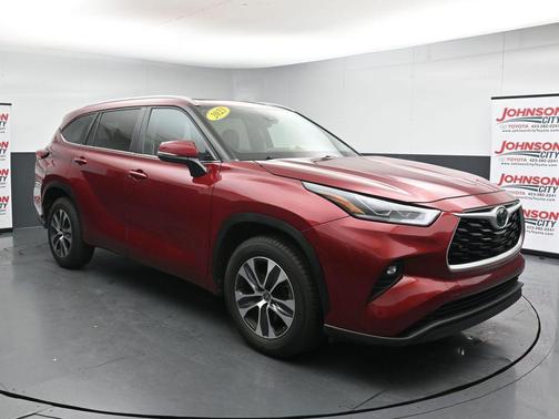 Ruby Flare Pearl 2023 Toyota Highlander XLE