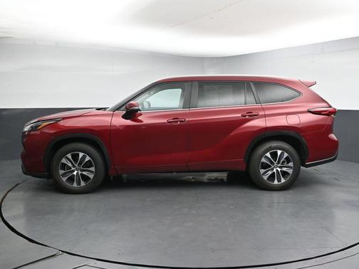 Ruby Flare Pearl 2023 Toyota Highlander XLE