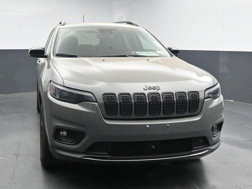 Sting-Gray Clearcoat 2023 Jeep Cherokee Altitude