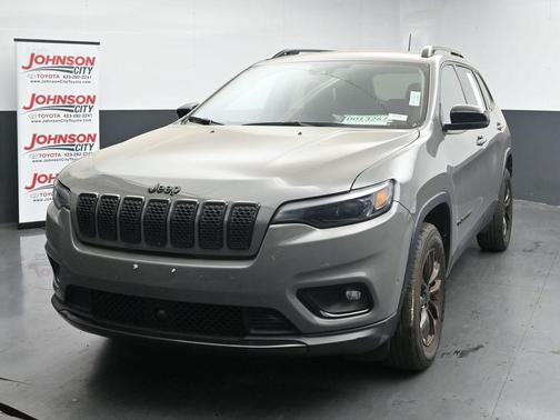 Sting-Gray Clearcoat 2023 Jeep Cherokee Altitude