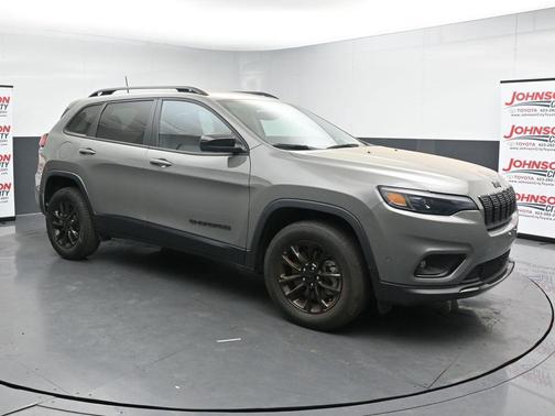 Sting-Gray Clearcoat 2023 Jeep Cherokee Altitude