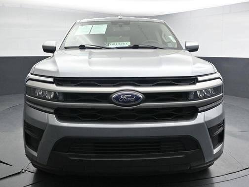 Iconic Silver Metallic 2024 Ford Expedition Max XLT