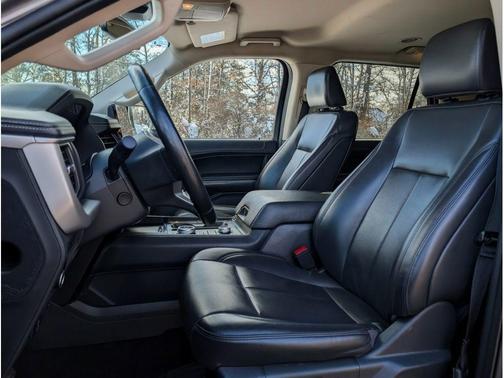 Iconic Silver Metallic 2024 Ford Expedition Max XLT