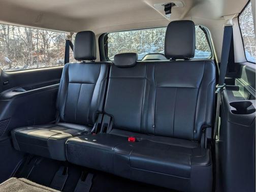 Iconic Silver Metallic 2024 Ford Expedition Max XLT