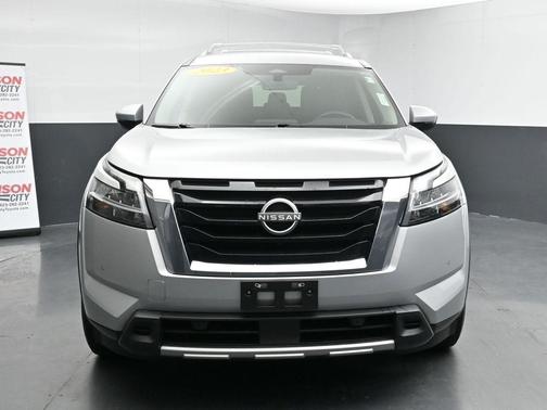 2023 Nissan Pathfinder SL 4WD