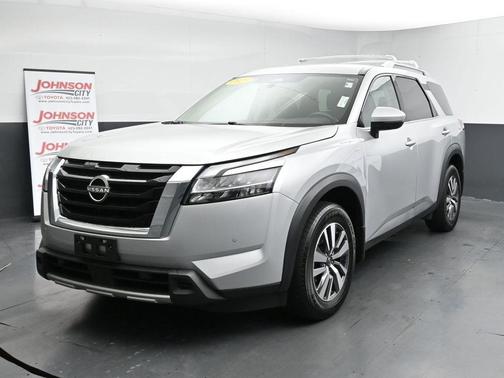 2023 Nissan Pathfinder SL 4WD