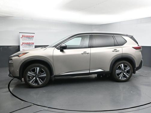 Champagne Silver Metallic/Super Black 2021 Nissan Rogue Platinum