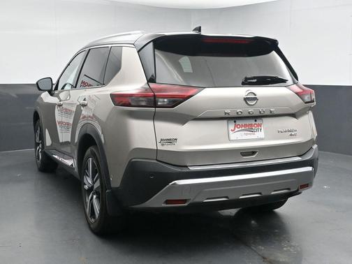 Champagne Silver Metallic/Super Black 2021 Nissan Rogue Platinum