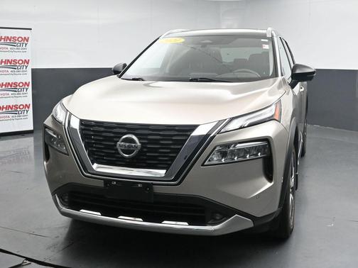 Champagne Silver Metallic/Super Black 2021 Nissan Rogue Platinum