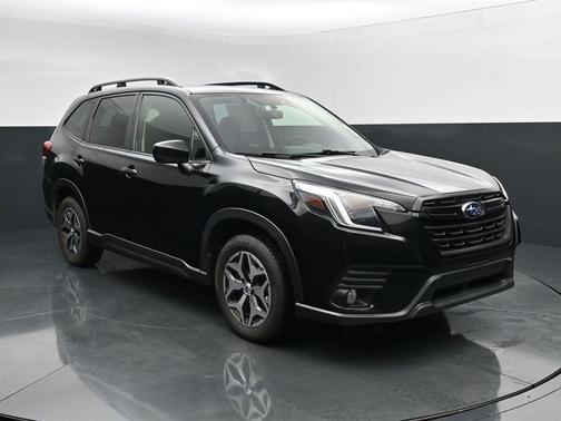 Crystal Black Silica 2023 Subaru Forester Premium