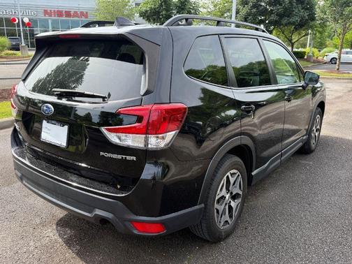 Crystal Black Silica 2023 Subaru Forester Premium