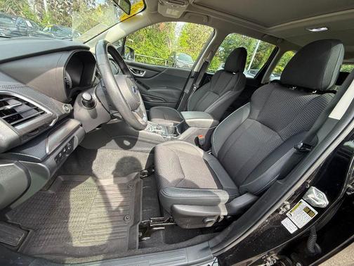 Crystal Black Silica 2023 Subaru Forester Premium