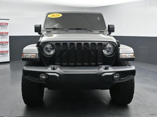 Sting-Gray Clearcoat 2021 Jeep Gladiator Willys 4x4