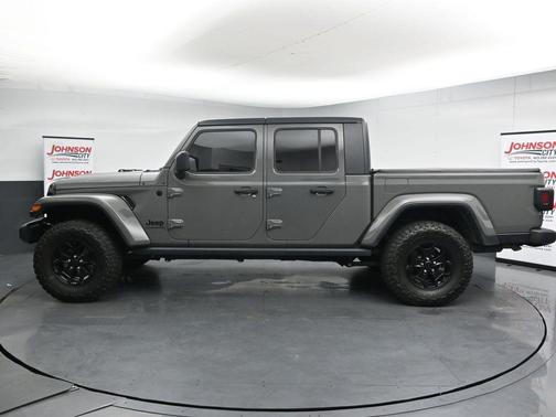 Sting-Gray Clearcoat 2021 Jeep Gladiator Willys 4x4