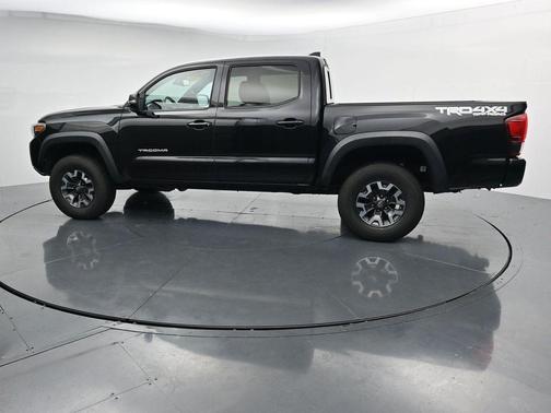 Midnight Black Metallic 2019 Toyota Tacoma TRD Off Road
