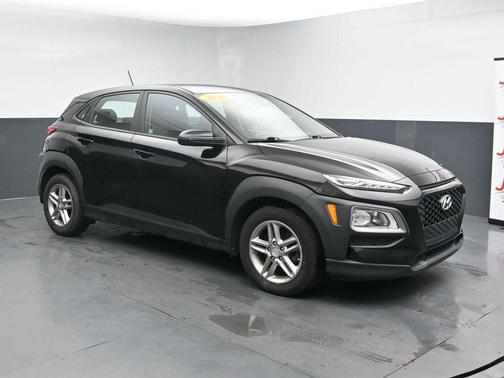 Ultra Black 2020 Hyundai KONA SE