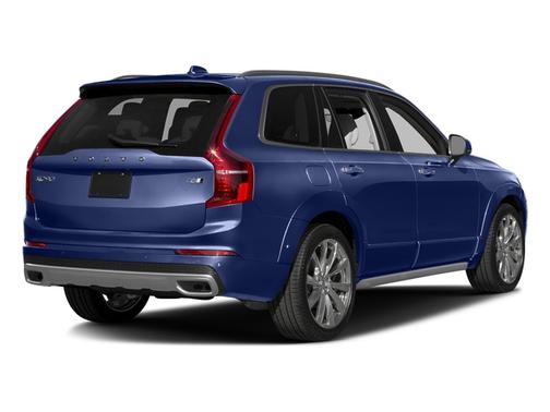 2016 Volvo XC90 T6 Momentum