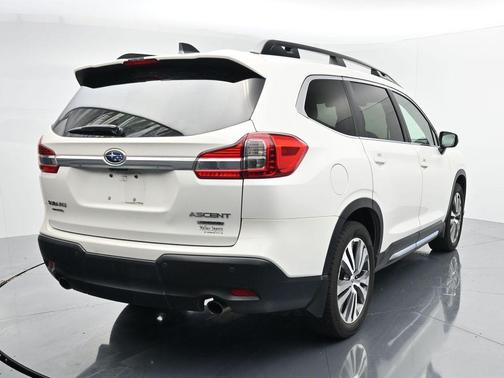 Crystal White Pearl 2022 Subaru Ascent Limited 8-Passenger