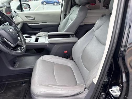 2021 Toyota Sienna Limited 7-Passenger
