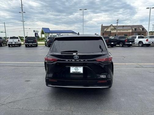 2021 Toyota Sienna Limited 7-Passenger