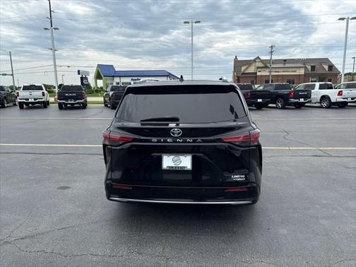 2021 Toyota Sienna Limited 7-Passenger