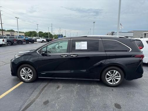 2021 Toyota Sienna Limited 7-Passenger