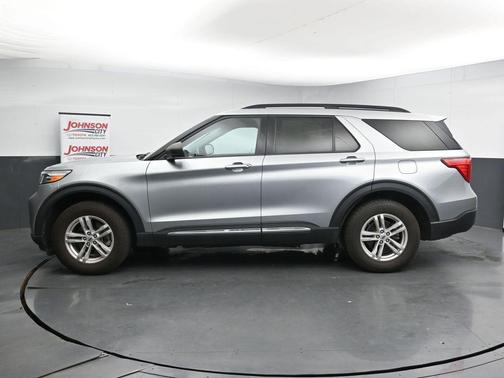 Iconic Silver Metallic 2023 Ford Explorer XLT