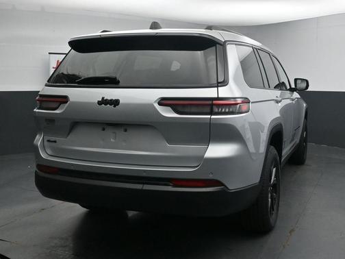 Silver Zynith 2024 Jeep Grand Cherokee L Altitude