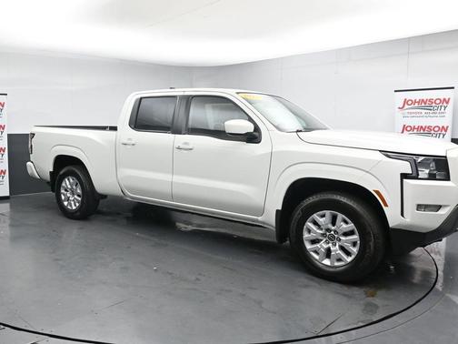 Glacier White 2023 Nissan Frontier SV