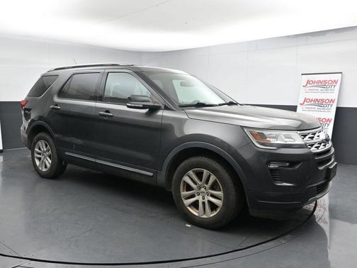 Magnetic Metallic 2018 Ford Explorer XLT