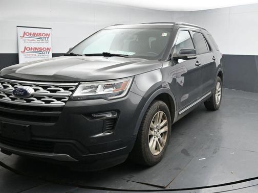 Magnetic Metallic 2018 Ford Explorer XLT