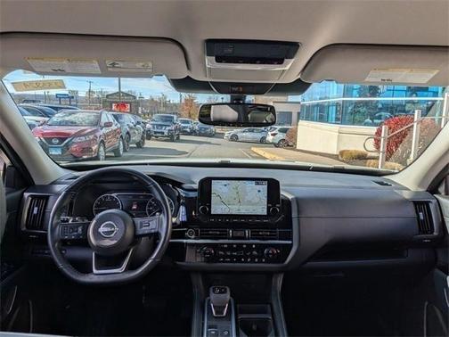 2022 Nissan Pathfinder SL 4WD