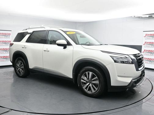 2022 Nissan Pathfinder SL 4WD