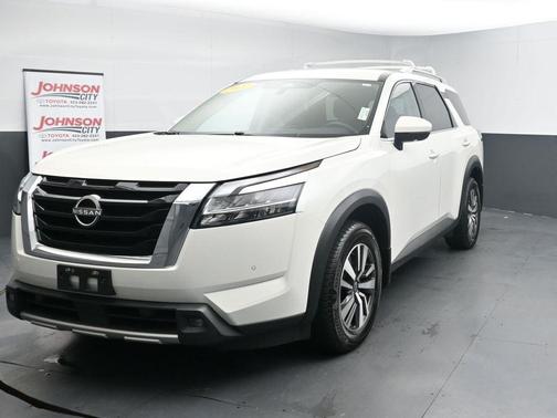 2022 Nissan Pathfinder SL 4WD