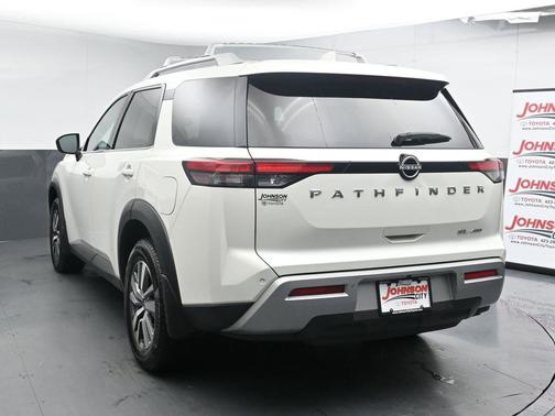 2022 Nissan Pathfinder SL 4WD