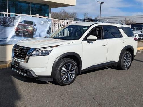 2022 Nissan Pathfinder SL 4WD