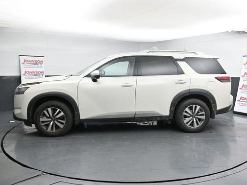 2022 Nissan Pathfinder SL 4WD