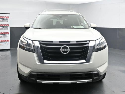 Pearl White Tricoat 2023 Nissan Pathfinder SL 4WD