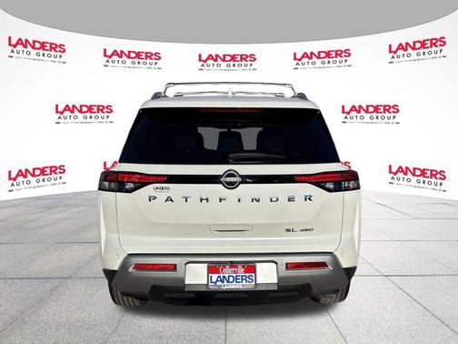 Pearl White Tricoat 2023 Nissan Pathfinder SL 4WD