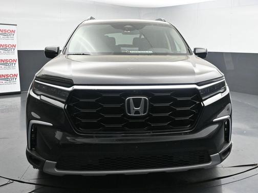 Crystal Black Pearl 2023 Honda Pilot AWD Elite